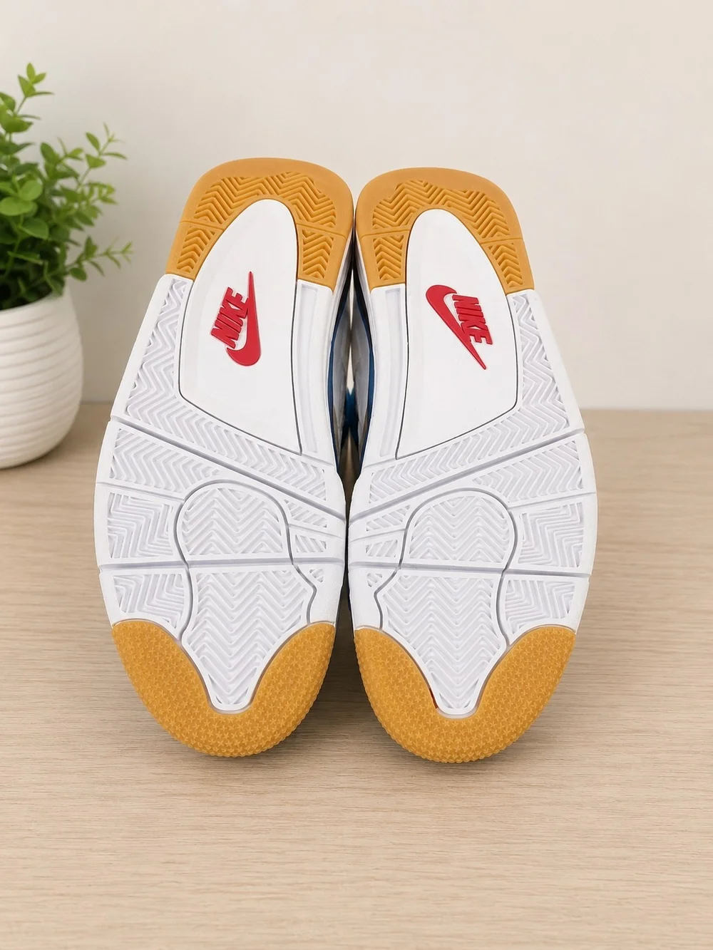 Jordan White / Navy / Red Retro Style Sneakers